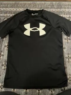 Under Armour HeatGear 黒 YXL Tシャツ