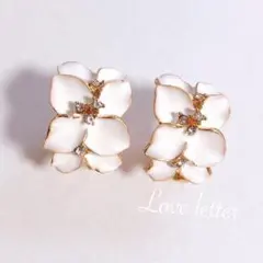 No.765 ホワイトフラワーピアス 韓国 花 上品 高見え