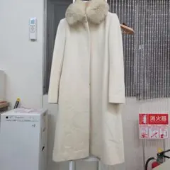 お値下げしました。アイボリー ファー襟コート サイズB81〜88、襟毛皮、FOX