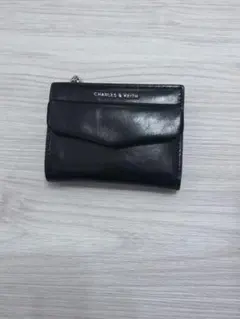 CHARLES & KEITH ブラック二つ折り財布
