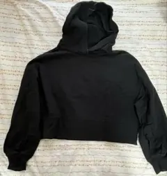 earth music&ecology 黒 フード付きクロップドパーカー