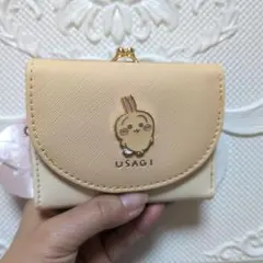 【新品未使用】ちいかわ うさぎ バッジがま口財布 三つ折りコンパクト