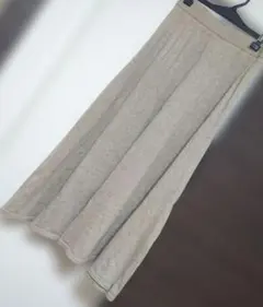 ベージュ フレアスカート 冬用ニット素材で暖かい！着回しやすいシルエットとカラー