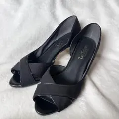 【美品】ルタロン　オープントゥ　パンプス　ブラック　サンダルのサムネイル