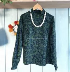 PeopleTree × V&A リーフ柄ブラウス　ボタニカル柄　グリーン　緑のサムネイル