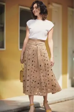 マイストラーダ　花柄刺繍スカート