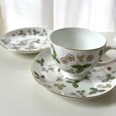 WEDGWOOD ワイルドストロべリー カップ&ソーサーのサムネイル