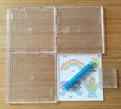 アクアビーズ　トレイ　図案が挟めるタイプ　３枚＋小１枚セット　図案4枚(裏表)
