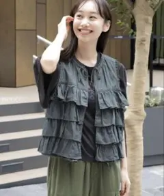 niko and... ニコアンド　フリルティアードベスト　グリーン