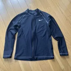 Nike 黒ラッシュガード Sサイズ140