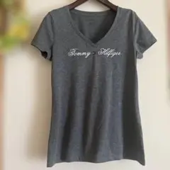 Tommy Hilfiger グレー VネックTシャツ