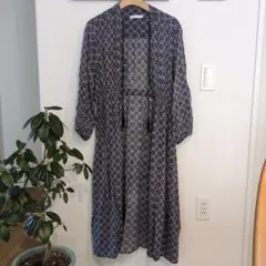 はおりガウンとAdam et Ropeキャミワンピのセットアップ