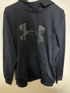 Under Armour ブラック フード付きパーカー