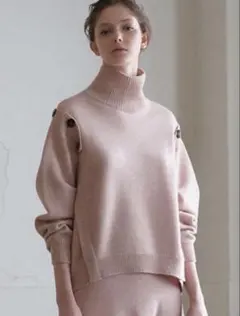 【美品】エポカ　La Maglia due タートルネックニット　ピンク