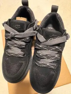 UGG Lo Lowmel ブラック スニーカー