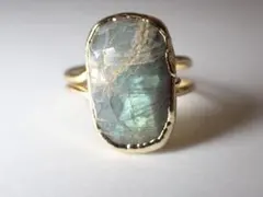 New「ラブラドライト」の世界でひとつの天然石リング