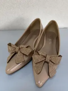 MEDA パンプス リボン　ベージュ　エナメル　モードエジャコモ