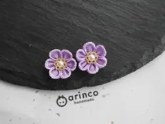 つまみ細工 お花 ピアス 薄紫色