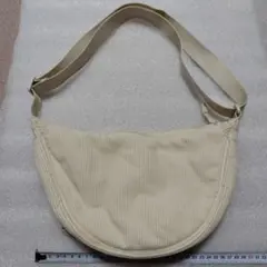 ユニクロ ラウンドミニショルダーバッグ コーデュロイ オフホワイト 軽量