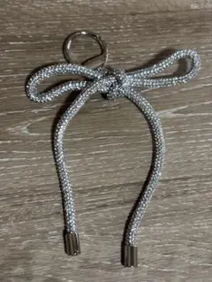 韓国　チャーム　シルバー 人気　リボン　キラキラ