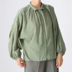 niko and… ニコアンド　プレミアムローンコクーンブラウス　カーキ　M