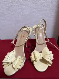 Christian Louboutin リボン パンプス イエローのサムネイル
