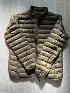 オリーブ色 Mサイズ ダウンジャケット