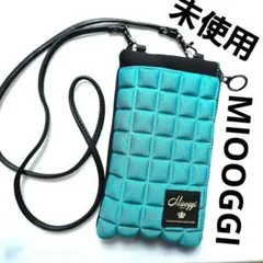 未使用⭐MIOOGGIミオオッジ柔らか素材スクエアエンボススマホショルダーバッグ