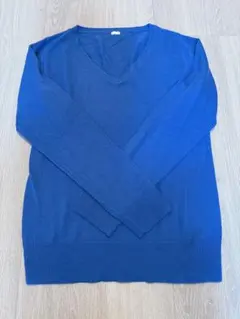 GU Vネック青ニット 長袖