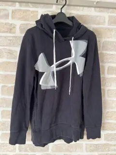 Under Armour 黒 フード付きパーカー 裏起毛