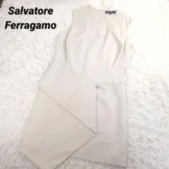 ​美品・希少46サイズ　Salvatore Ferragamo　ロングワンピースのサムネイル