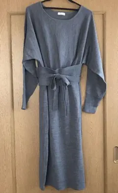 ニットワンピース　グレー　共布幅広ベルト付き　M 新品未使用
