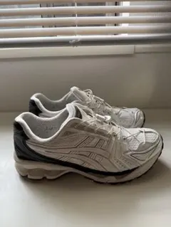 ASICS GEL-KAYANO 14×UNAFFECTEDのサムネイル