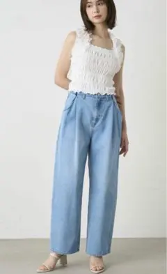 スナイデル　タックワイドデニムMライトブルーswfp242048新品同様試着のみ