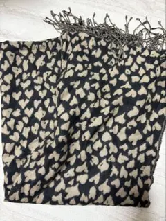 AZUL ハート柄 マフラー ブラック/ベージュ