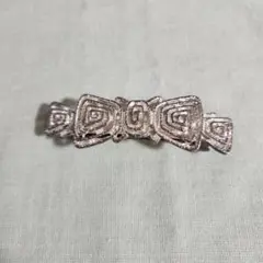 シルバーの髪飾り　バレッタ　アンティーク　ヴィンテージ　リボン　幾何学　メタル