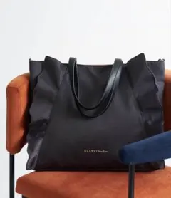 ランバンオンブルー　ラッフルフリルバッグ　トートバッグ　チャコールグレーのサムネイル