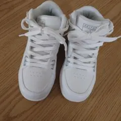 ハイカット スニーカー　22.5センチ