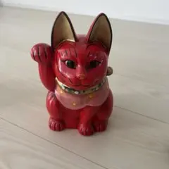 招き猫 陶器製 置物 縁起物 赤色　狐顔 招き猫 陶器製 置物 縁起物 赤色 狐顔 - メルカリ