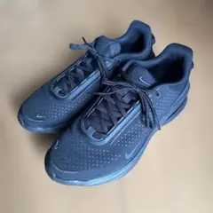 超美品ナイキスニーカー Nike Air Zoom Upturn SC