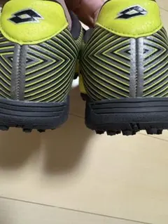 LOTTO サッカーシューズ イエロー23センチ