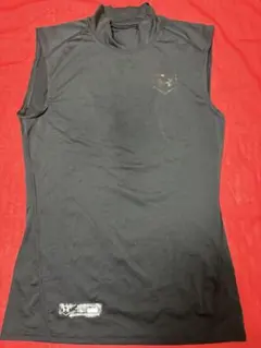 UNDER ARMOUR ブラック アンダーシャツ タートルネック