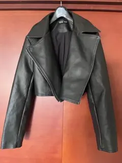 SHEIN クロップドレザー風ジャケット Sサイズ