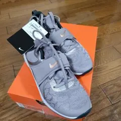 ナイキ　W Renew In-Season TR 12 PRM 23.5cm