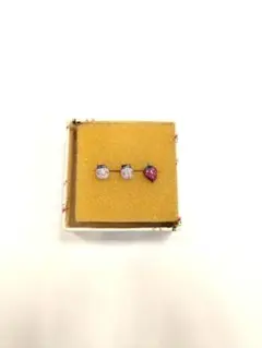 Cynthia Rowley てんとう虫 苺 ピアスのサムネイル