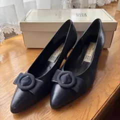 GIVENCHY ポインテッドトゥ パンプス 36 ネイビーのサムネイル