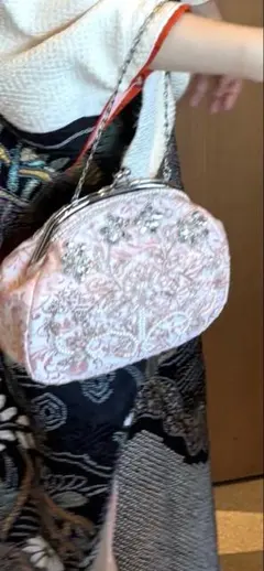 成人式振袖　和装用草履バックセット　がま口タイプビーズとパール　ピンク刺繍