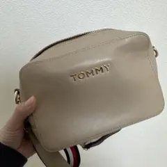 TOMMY ベージュショルダーバッグ