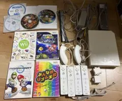 し*り様 Wii本体、ゲームソフト×8本、リモコン×4、ヌンチャク×2 周辺機器