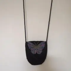 蝶刺繍　ビーズポシェット